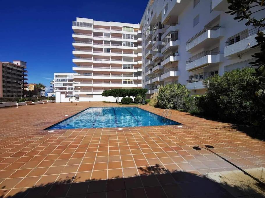 Spacieux Appartement Rose Front Mer Et Piscine ロザス エクステリア 写真