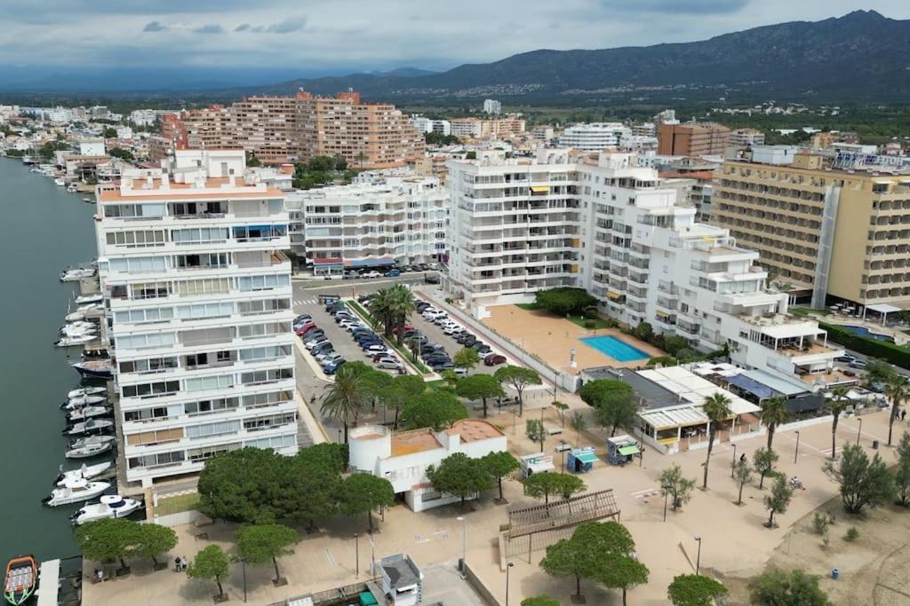 Spacieux Appartement Rose Front Mer Et Piscine ロザス エクステリア 写真