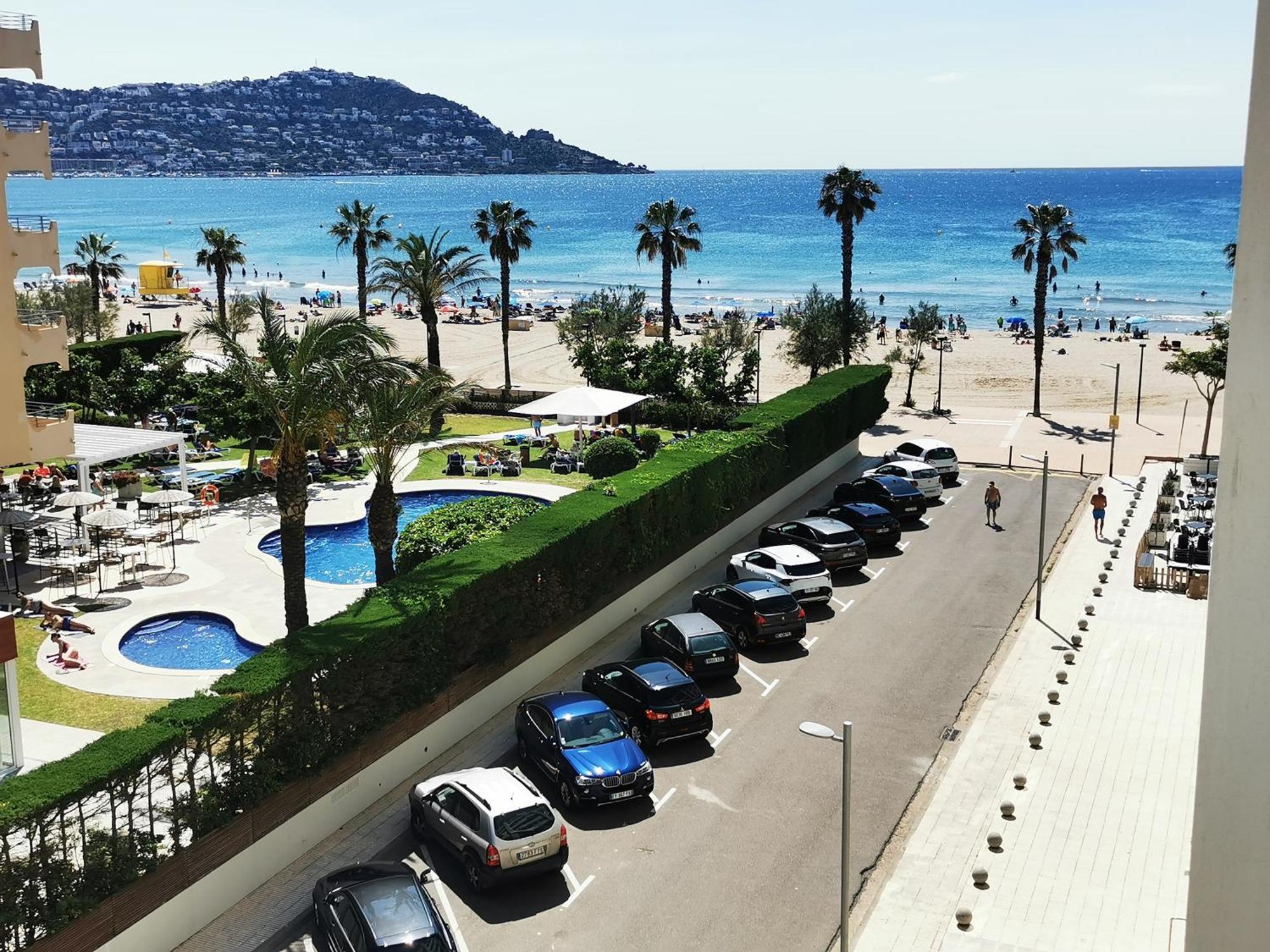Spacieux Appartement Rose Front Mer Et Piscine ロザス エクステリア 写真