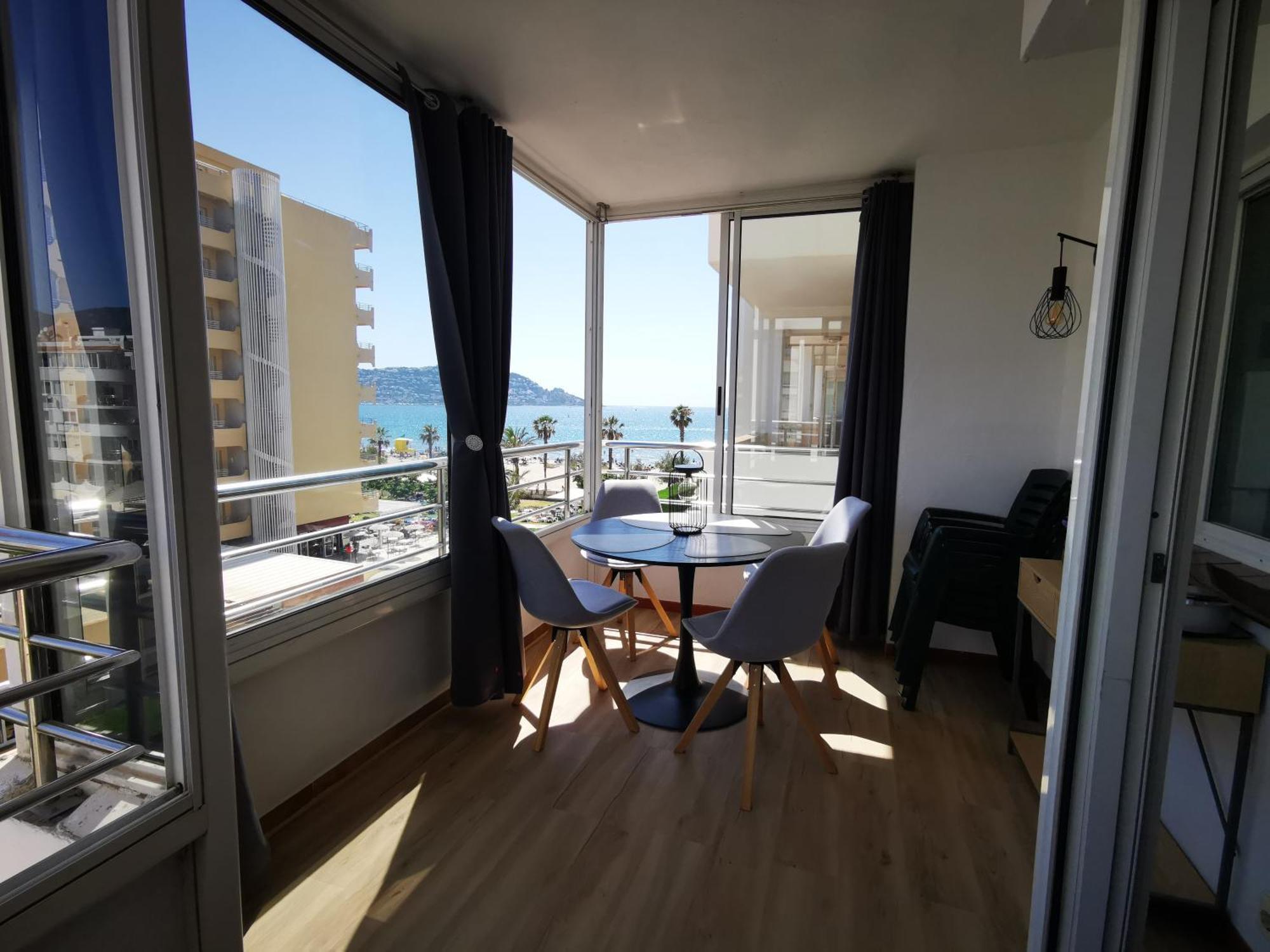 Spacieux Appartement Rose Front Mer Et Piscine ロザス エクステリア 写真
