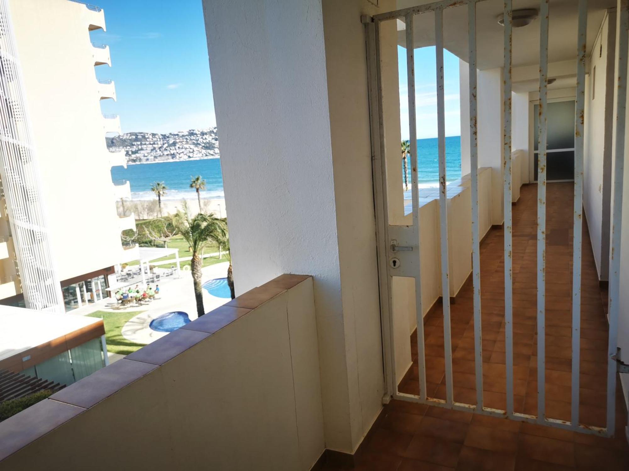 Spacieux Appartement Rose Front Mer Et Piscine ロザス エクステリア 写真